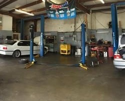 Auto repair center with state of the art equipment
