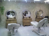 MAJOR PRICE REDUCTION! High End Beauty Salon Specializing in Hair
